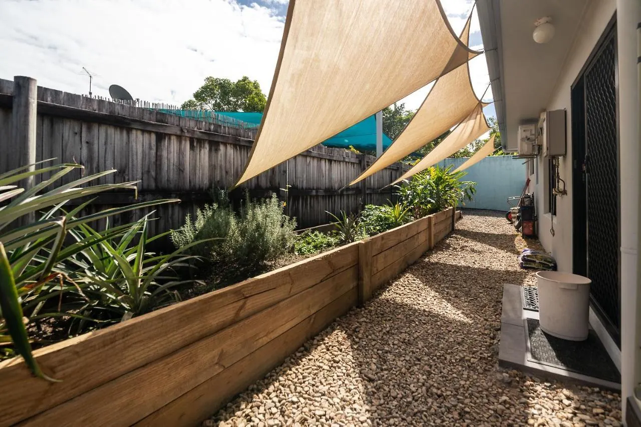 Beach Bliss, Private Bedroom, Private Lounge & Bathroom, Plus Netflix, Wifi Kewarra Beach