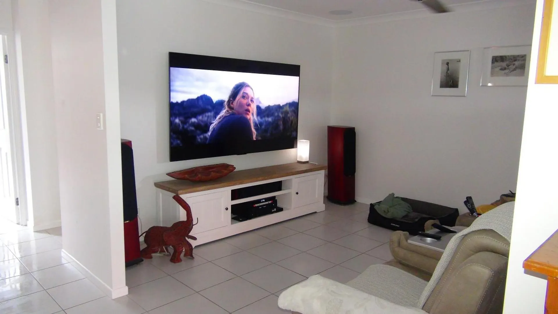 Homestay Beach Bliss, Private Bedroom, Private Lounge & Bathroom, Plus Netflix, Wifi Kewarra Beach Australia