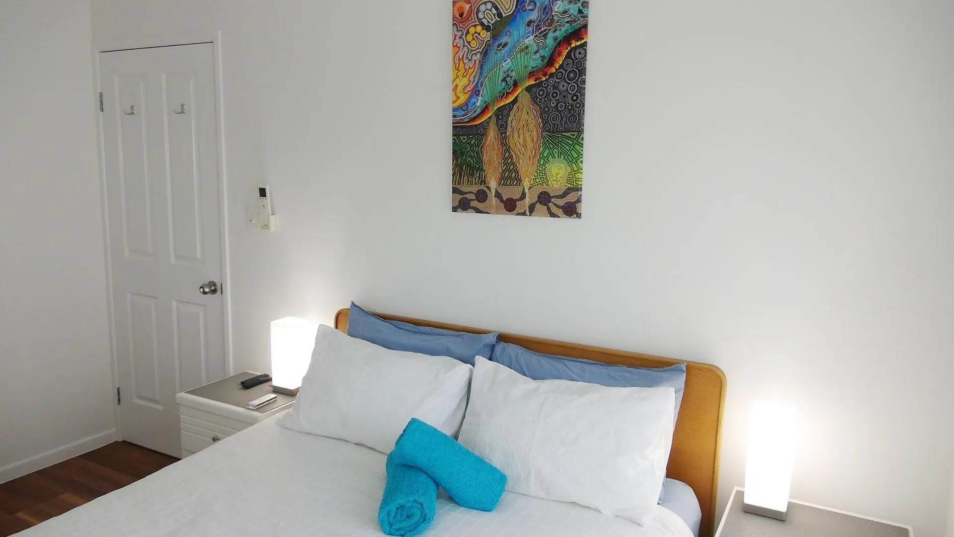 Beach Bliss, Private Bedroom, Private Lounge & Bathroom, Plus Netflix, Wifi Kewarra Beach Australia