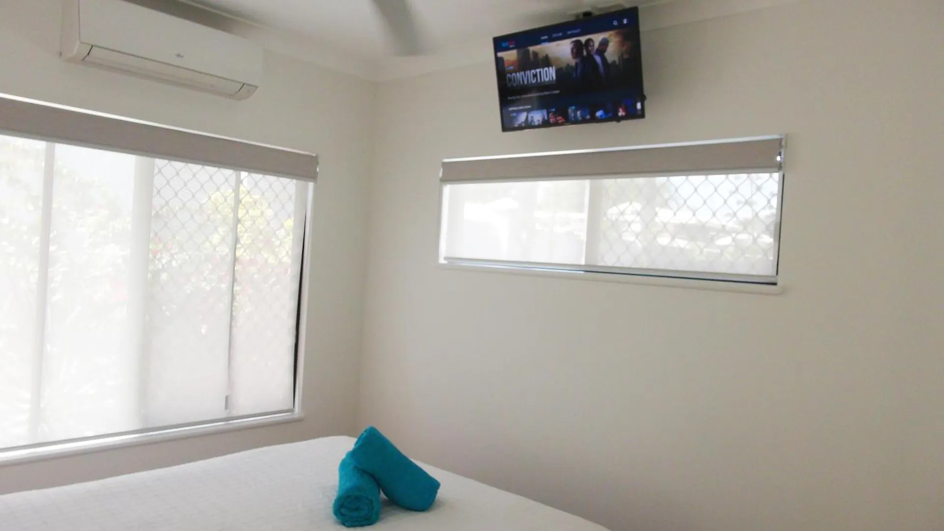 Beach Bliss, Private Bedroom, Private Lounge & Bathroom, Plus Netflix, Wifi Kewarra Beach Australia