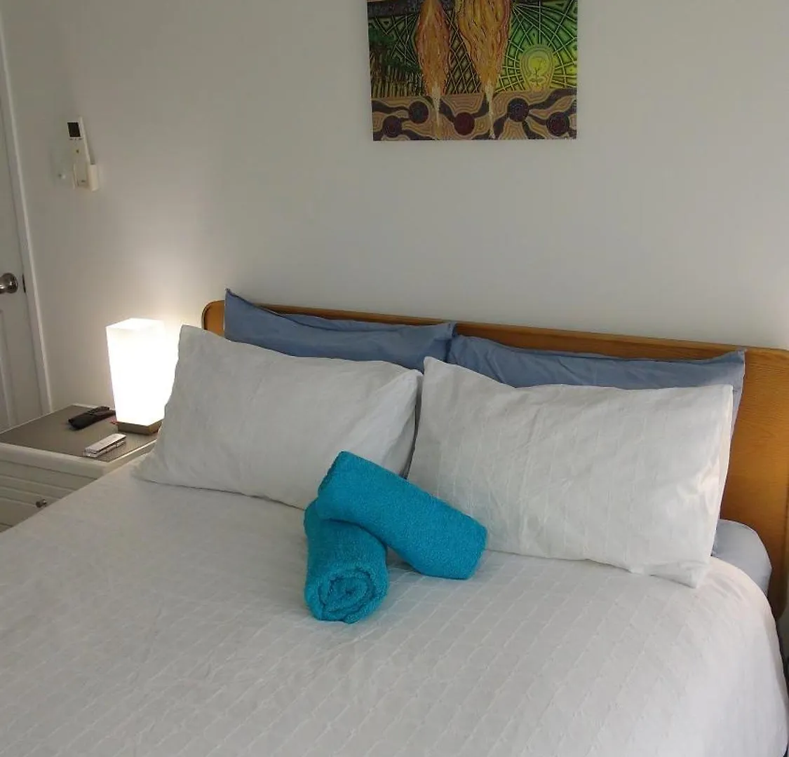 Homestay Beach Bliss, Private Bedroom, Private Lounge & Bathroom, Plus Netflix, Wifi Kewarra Beach