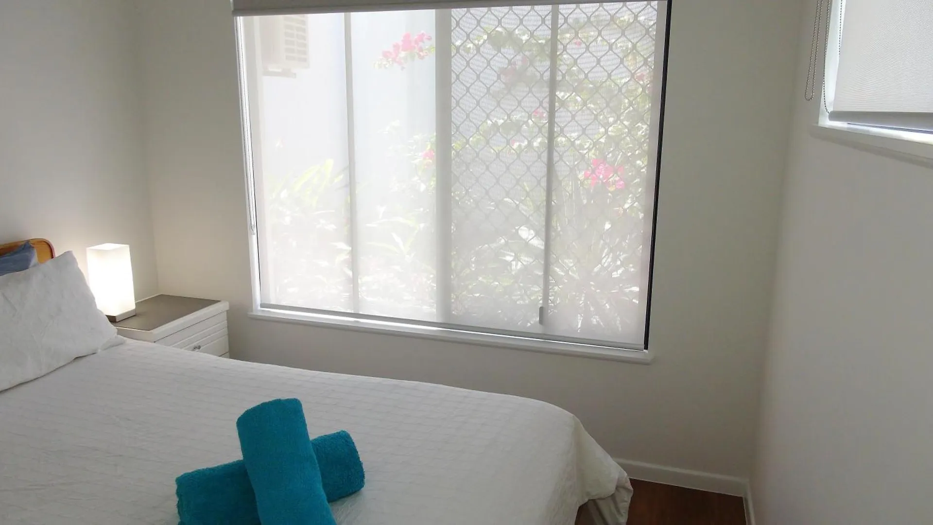 Beach Bliss, Private Bedroom, Private Lounge & Bathroom, Plus Netflix, Wifi Kewarra Beach